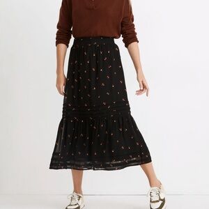 Madewell (Re)sourced Georgette Pintuck Maxi Skirt in Amie Floral - size small